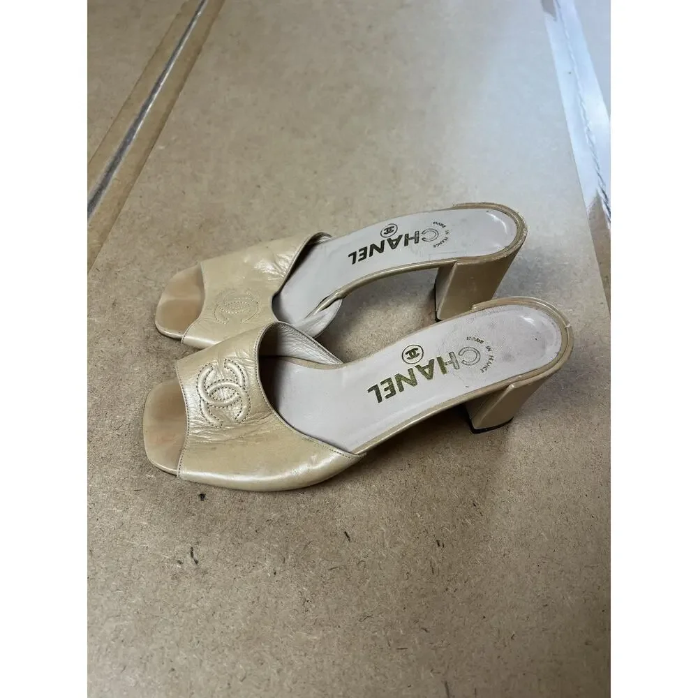 CHANEL Shoes Womens 6 Beige Leather Mule Block Heel Open Toe Slip On CC